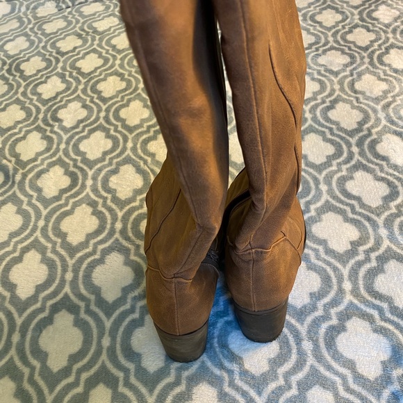 Women’s Cowboy Boots - Picture 4 of 4